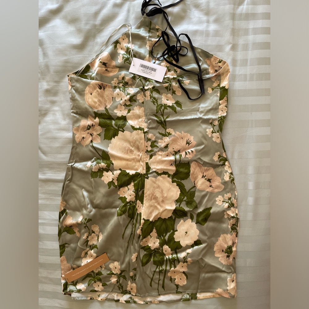 Reformation Poppie Silk Dress- Tarragon - Picture 6 of 7